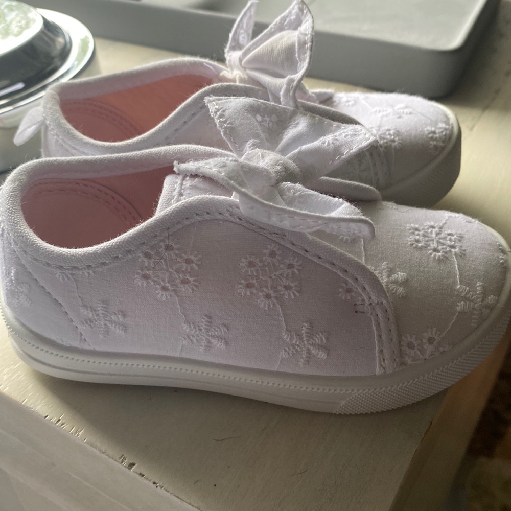OshKosh shoes